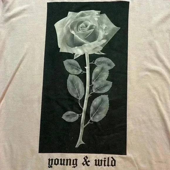 Fresh laundry women’s size medium pink young and wild long sleeve T-shirt. - Picture 2 of 4